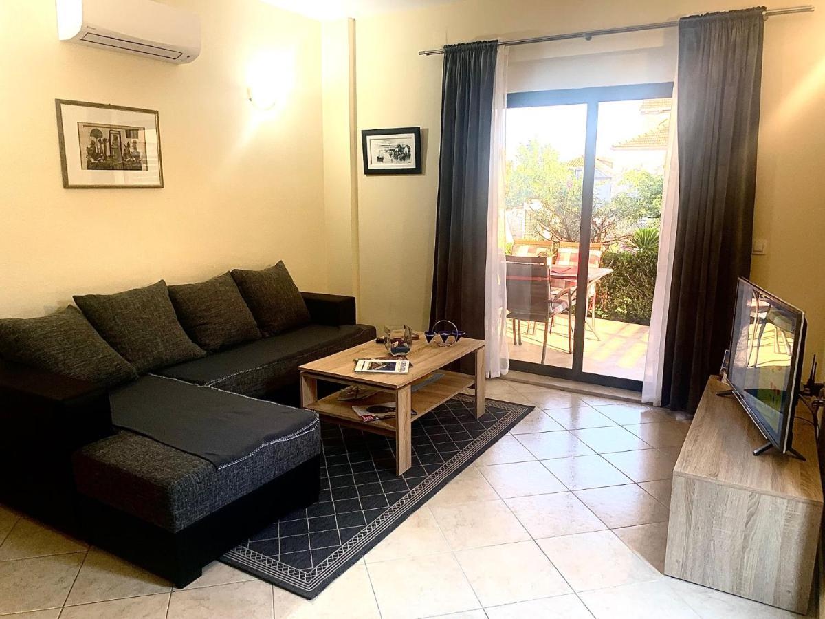 Apartmani Dora I Kati Оребич Экстерьер фото
