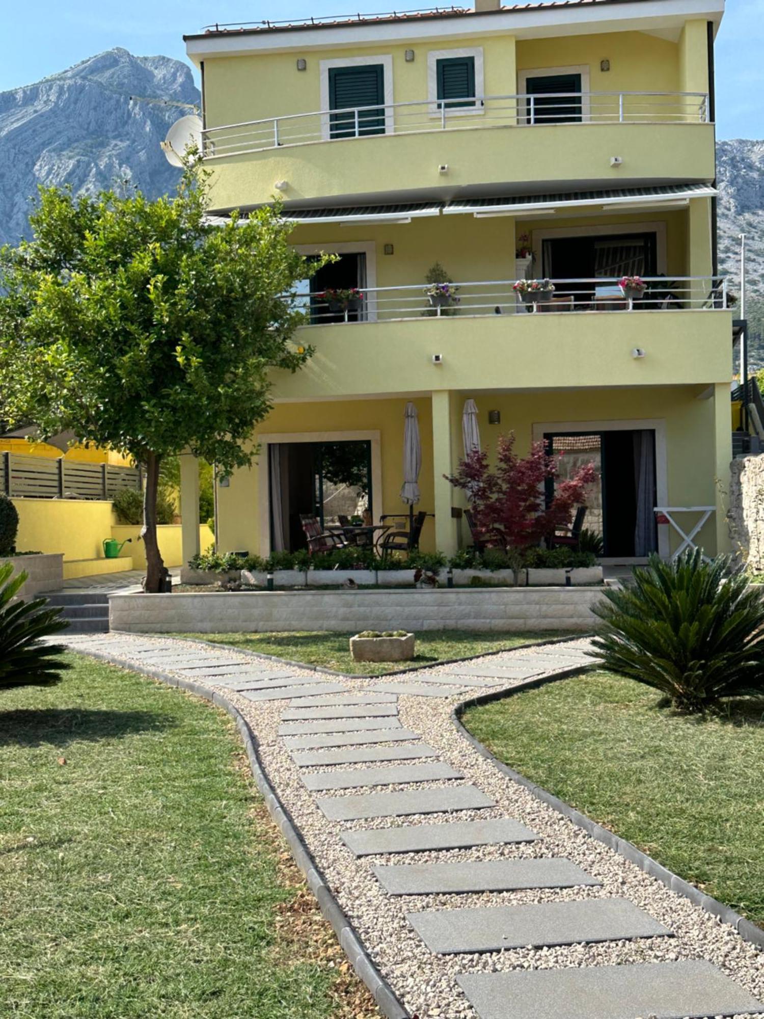 Apartmani Dora I Kati Оребич Экстерьер фото