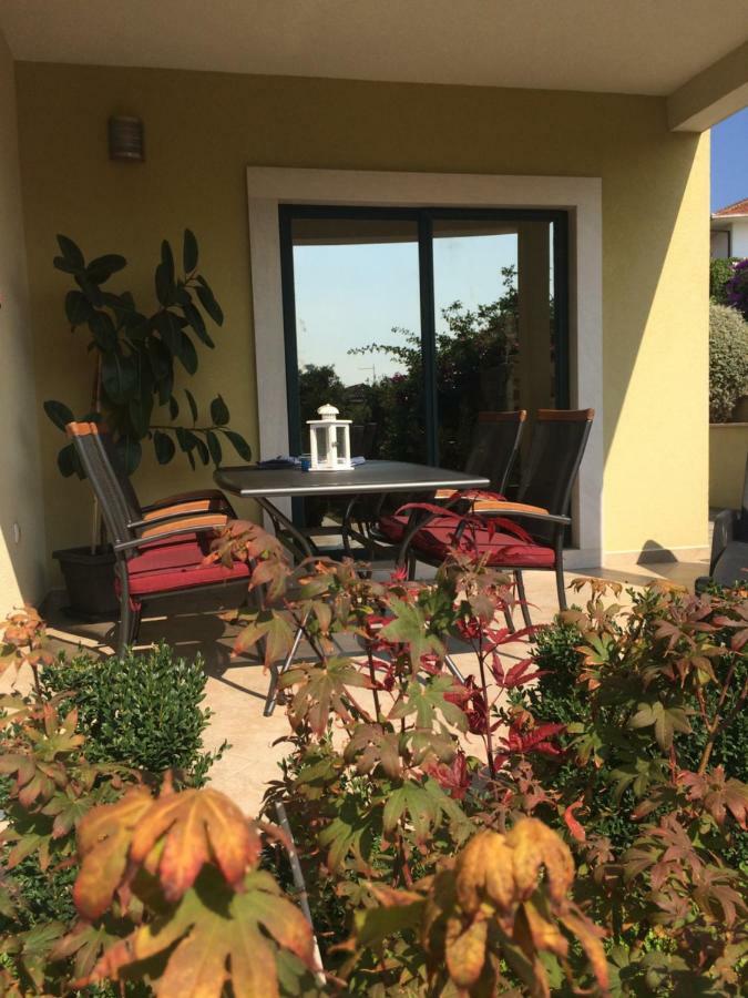 Apartmani Dora I Kati Оребич Экстерьер фото